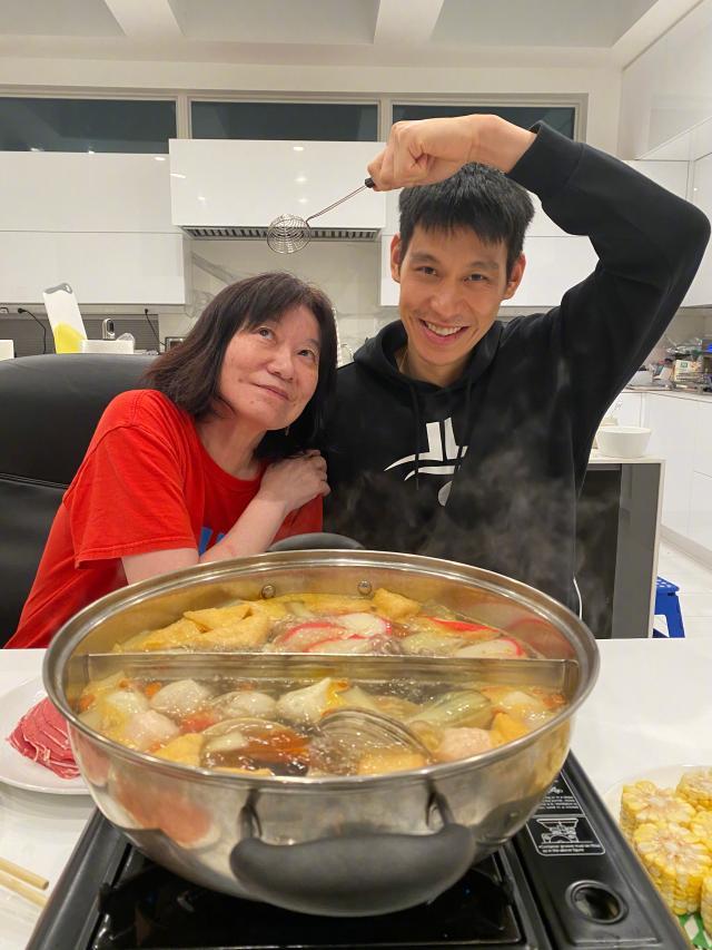 世界杯高清直播下载-放弃中国超级明星待遇 林书豪正式启程逐梦NBA